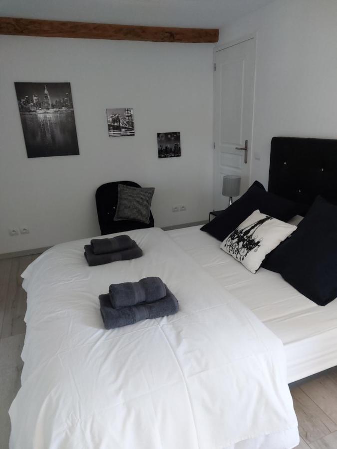 Apartamento Les Dauphins Saint-Romain-de-Jalionas Exterior foto