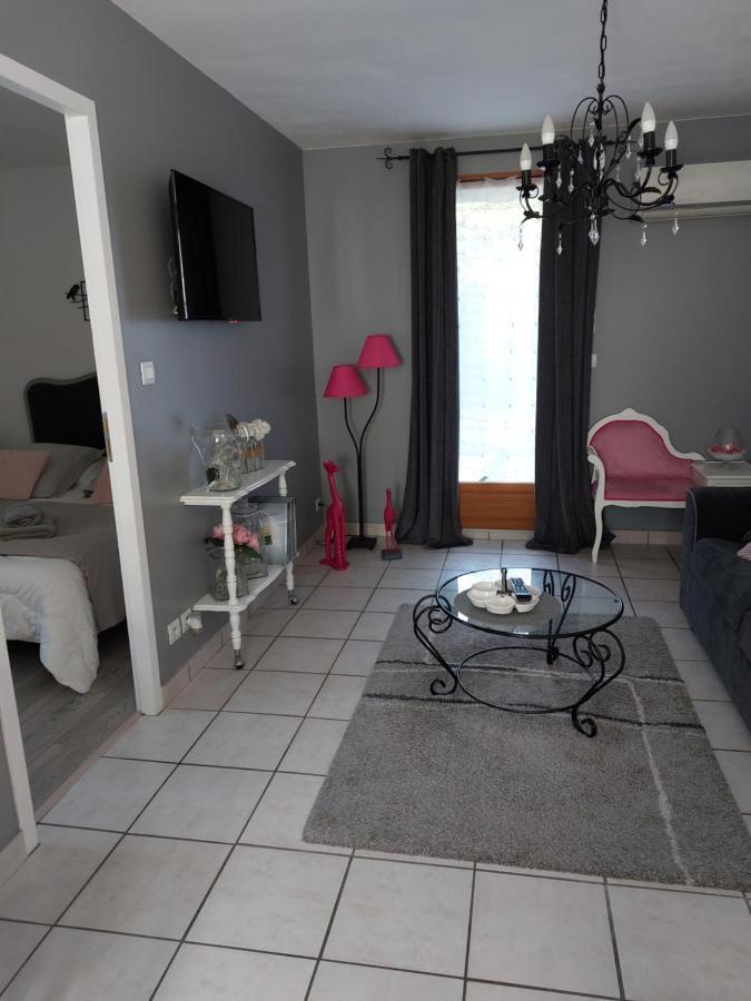 Apartamento Les Dauphins Saint-Romain-de-Jalionas Exterior foto