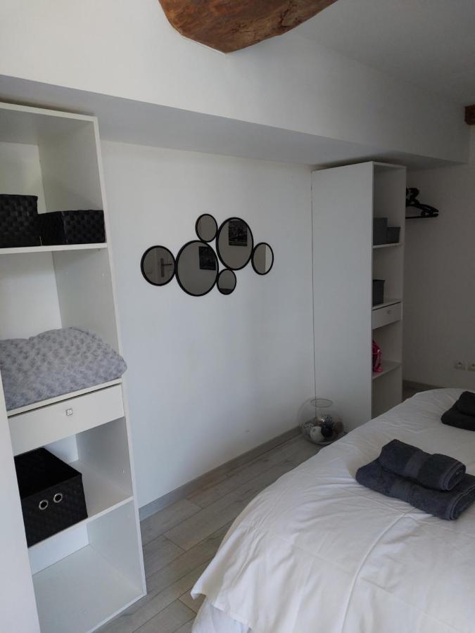 Apartamento Les Dauphins Saint-Romain-de-Jalionas Exterior foto