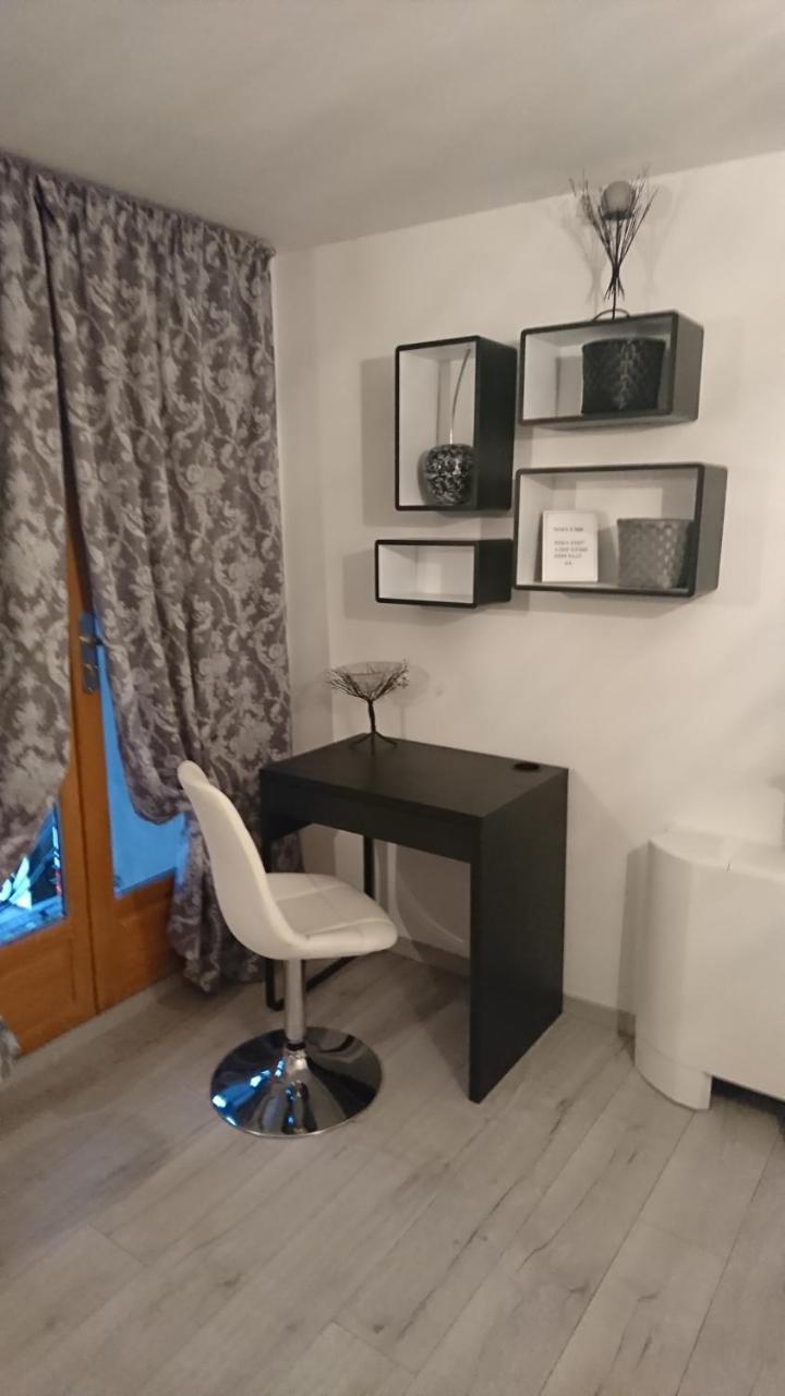 Apartamento Les Dauphins Saint-Romain-de-Jalionas Exterior foto