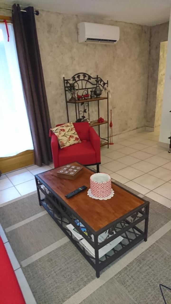 Apartamento Les Dauphins Saint-Romain-de-Jalionas Exterior foto